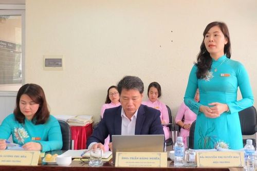Thiếu sách giáo khoa chữ nổi, học sinh khiếm thị gặp khó