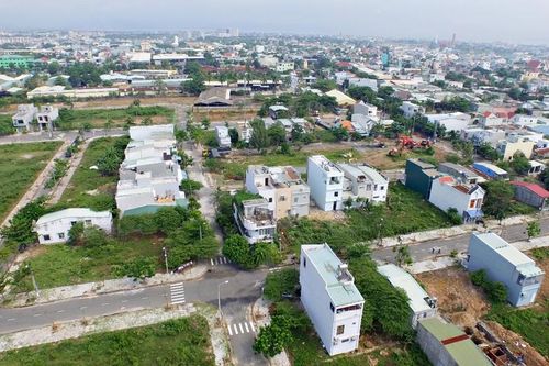 Nhiều lô đất vùng ven Hà Nội được đem ra đấu giá dù làn sóng 'cắt lỗ' vẫn còn
