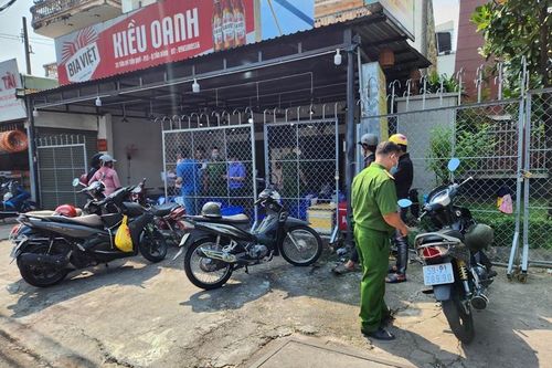 Kiểm sát hiện trường vụ án mạng tại quán nhậu ở TP HCM