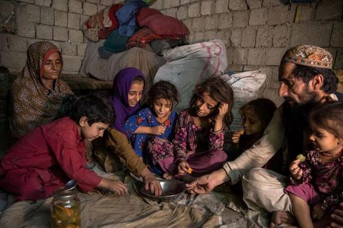 Hơn một nửa dân số của Afghanistan cần viện trợ nhân đạo để tiếp tục sinh sống