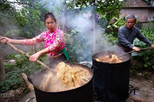 Ngắm quy trình làm giấy Dó của người Mường ở Suối Cỏ