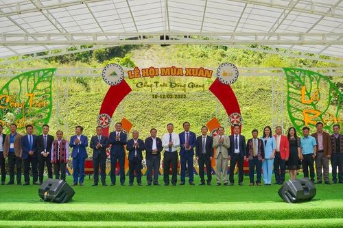 Quảng Nam khai mạc Lễ hội Mùa xuân Cổng trời Đông Giang