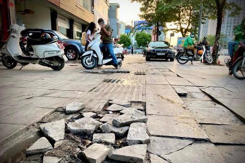 Hà Nội sẽ thanh, kiểm tra làm rõ vì sao đá lát vỉa hè hay vỡ, nứt, lún