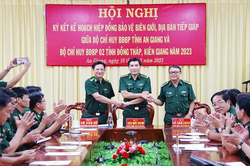 Ký kết kế hoạch hiệp đồng bảo vệ biên giới, địa bàn 3 tỉnh tiếp giáp