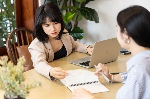 Thứ ngăn cản phụ nữ được tăng lương, thăng chức