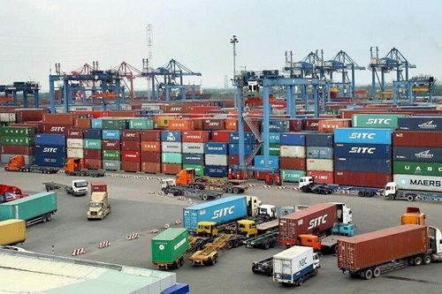 Cấm giám đốc xuất cảnh, dừng làm thủ tục hải quan loạt doanh nghiệp