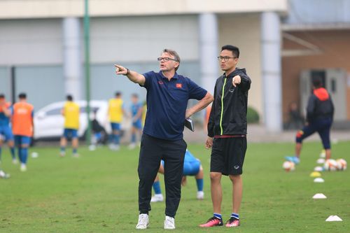 HLV Philippe Troussier hẹn gặp lại tuyển Việt Nam vào tháng 6