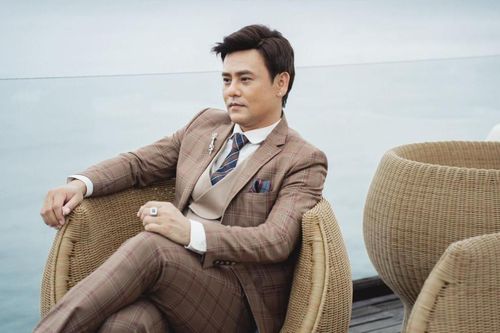 Ca sĩ Ưng Đại Vệ 'truyền lửa' cho học sinh - sinh viên đam mê với âm nhạc từ chính câu chuyện của mình