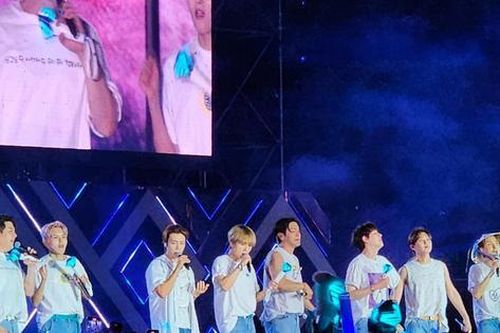 E.L.F Việt phấn khích khi Super Junior nhảy 'See Tình' trong Super Show 9