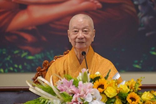 Đức Pháp chủ GHPGVN thuyết giảng cho Tăng Ni các khóa tại Học viện Phật giáo VN tại TP.HCM