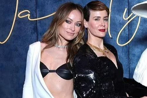 Hai bộ váy xuyên thấu gây sốc ở tiệc hậu Oscar 2023