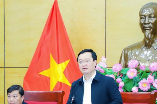 Chủ tịch UBND tỉnh: Tập trung tháo gỡ khó khăn, đẩy nhanh tiến độ triển khai các công trình, dự án trọng điểm