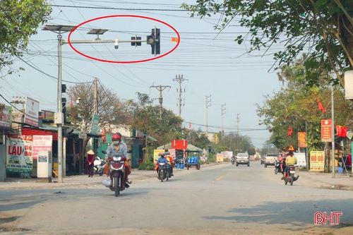 Đèn giao thông ở phố biển Thiên Cầm 'có cũng như không'!