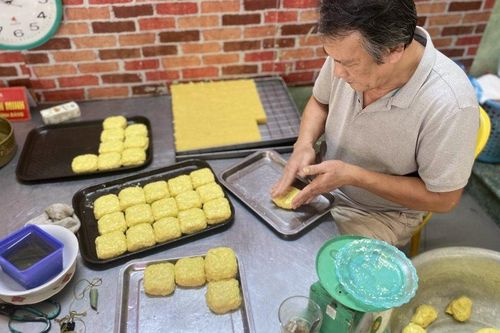 Về làng bánh phu thê