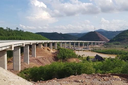 Thừa Thiên - Huế: Người dân cản trở thi công nhánh nút giao Dự án cao tốc Cam Lộ - La Sơn