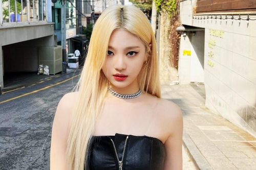 Ningning (aespa) bị mù một bên mắt