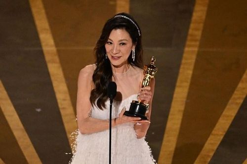 Những phụ nữ bị nói 'hết thời' như Dương Tử Quỳnh