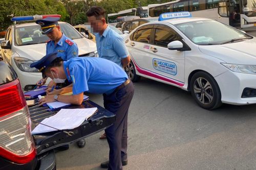 Đi taxi 7 km, du khách ở TP.HCM bị 'chặt chém' 1,2 triệu đồng