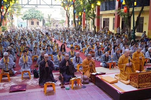 Hà Nội: Chùa Bằng tổ chức khóa tu Bát quan trai cho Phật tử đạo tràng Pháp Hoa