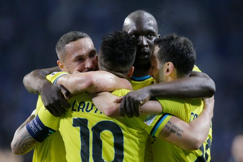 Inter vỡ òa khi vào tứ kết Champions League sau 12 năm