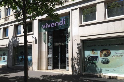 Vivendi bán nhà xuất bản lớn thứ hai nước Pháp cho tỷ phú người Séc