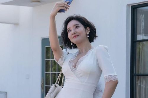 Nữ diễn viên gây sốt với cảnh nóng trong 'The Glory'