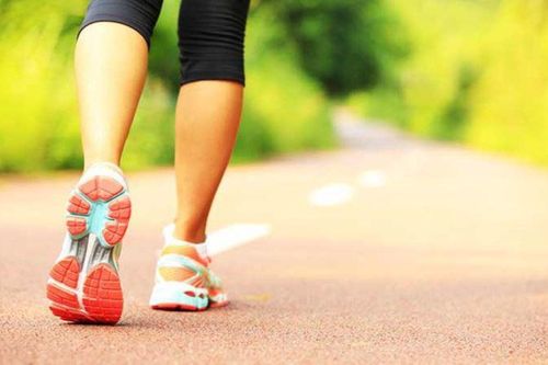 7 lợi ích tuyệt vời của việc đi bộ trước khi ăn sáng