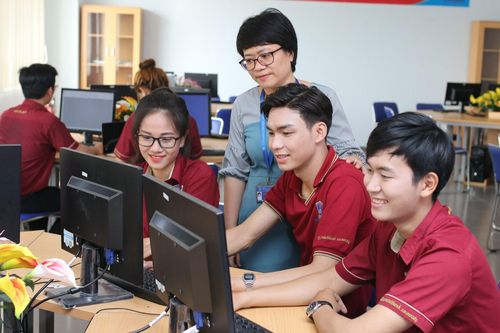 Bảo đảm bền vững nguồn lực 'bác sĩ giáo dục'
