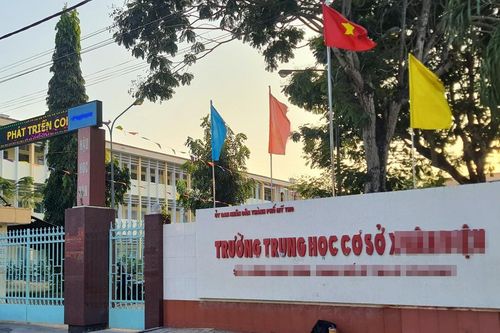 Nữ sinh lớp 8 tạo tài khoản Facebook ảo vu khống thầy giáo 'gạ tình'?