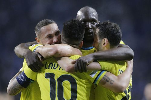 Inter Milan hú vía giành vé tứ kết Champions League