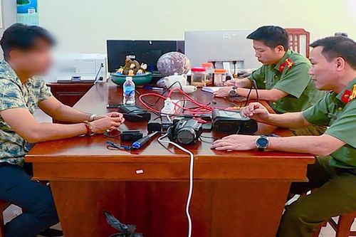 Chủ kênh YouTube 'Nhân Gà Vlog' bị phạt vì đưa tin sai sự thật