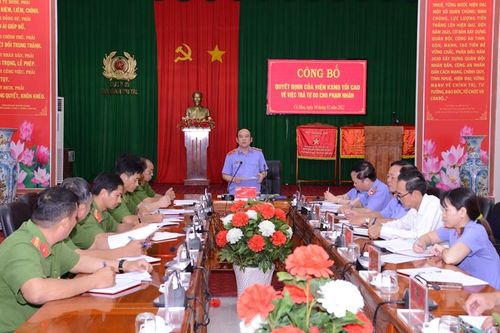 Vì sao VKSND tối cao trả tự do cho một người đang chấp hành án phạt tù?