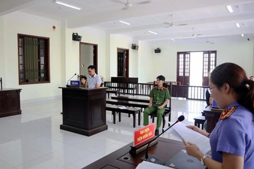 Lừa chiếm đoạt hơn 9,4 tỉ đồng, lãnh án 17 năm tù