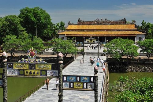 Hướng dẫn viên du lịch thuyết minh 'gây sốc', Sở Du lịch chấn chỉnh sự việc
