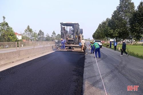 Cấp tập sửa chữa quốc lộ 1 qua Hà Tĩnh sau 'tối hậu thư' của Cục Đường bộ Việt Nam