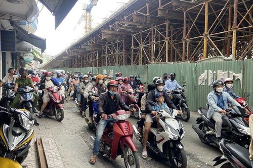 Chấn chỉnh chủ đầu tư sau vụ thanh thép rơi trúng người đi đường