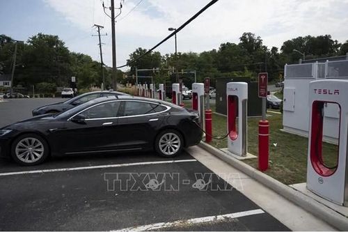 Chính phủ Mỹ bắt đầu nhận đơn xin vận hành các trạm sạc xe điện