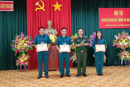 Ban Chỉ huy Quân sự huyện Thoại Sơn tổng kết Hội thi cán bộ giảng dạy chính trị giỏi năm 2023