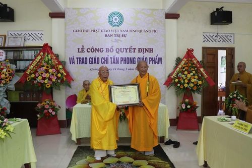 Quảng Trị: Ban Trị sự GHPGVN tỉnh trao giáo chỉ tấn phong giáo phẩm đến 26 vị Tăng Ni
