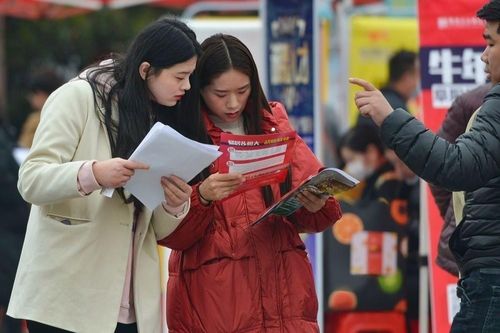 Người Trung Quốc chuyển từ 'tô vàng' sang giành giật 'tô sắt'