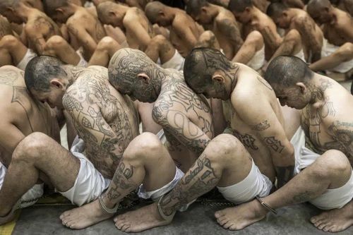 El Salvador đưa thêm 2.000 người đến siêu nhà tù lớn nhất châu Mỹ