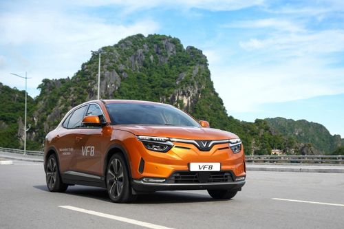 Công ty mới của tỷ phú Phạm Nhật Vượng công bố giá thuê xe VinFast