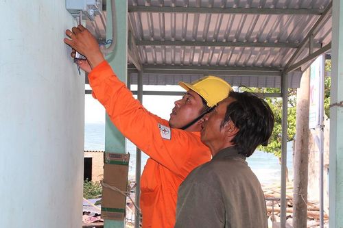 Chủ nhà trọ thu tiền điện sai quy định: Khó thu thập bằng chứng