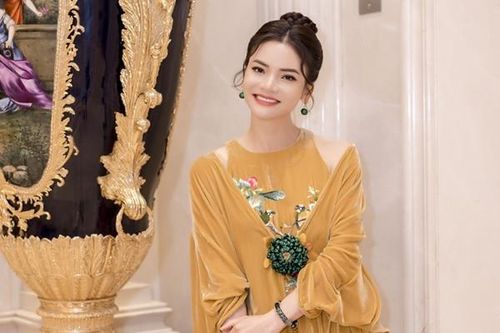 Phạm Phương Thảo ngồi ghế nóng Liên hoan truyền hình toàn quốc