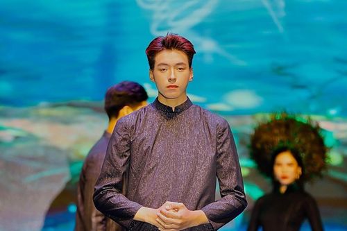 Nam sinh vừa nhận danh hiệu 'Đại sứ Áo dài' đã xin trả lại vì vướng vào ồn ào kỳ thị cộng đồng LGBT