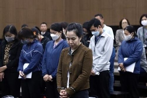 Chiếm đoạt hơn 433 tỷ đồng của ngân hàng, 'siêu lừa' bị đề nghị án chung thân