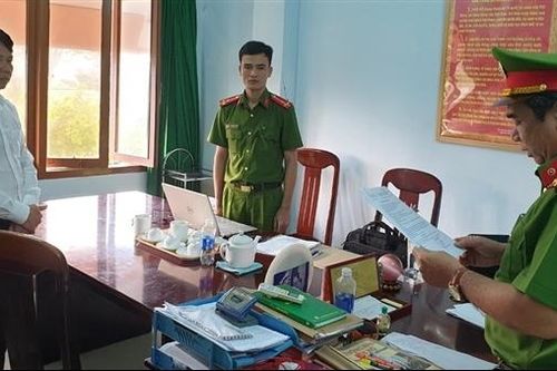 Hé lộ bảng biểu chia tiền hối lộ của trung tâm đăng kiểm ở Phú Yên