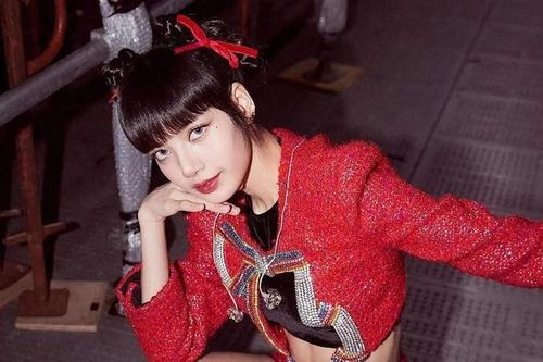 Lisa Blackpink 'cán mốc' 90 triệu lượt theo dõi trên Instagram