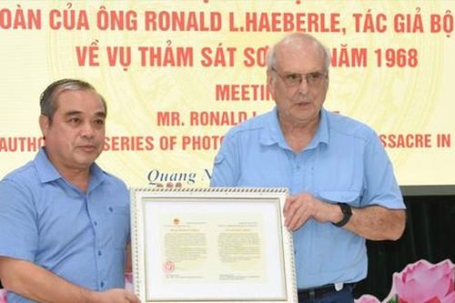Gửi lại chứng tích đau buồn