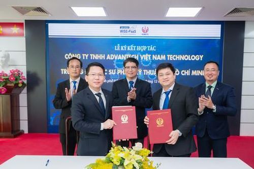 Advantech đánh dấu sự hợp tác đầu tiên trong 3 năm với 2 đại học